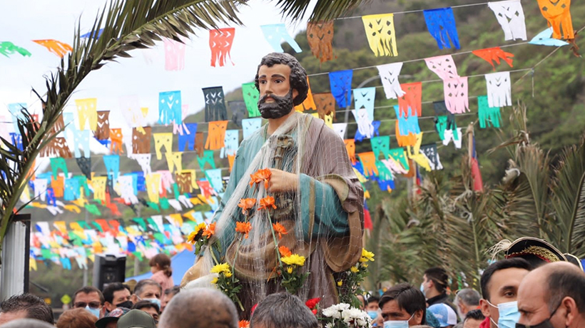 San Antonio celebra los 100 años de la llegada de San Pedro con emotiva fiesta religiosa y marítima