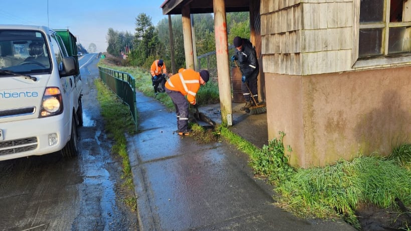Municipio de Chonchi realiza trabajos de mantención para preparar la comuna para el invierno