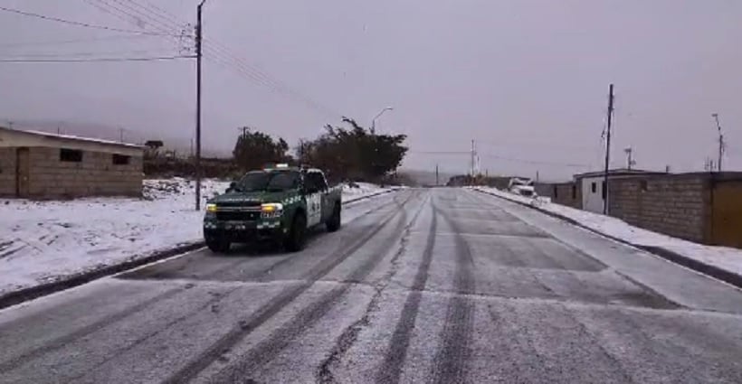 27 personas siguen atrapadas por intensas nevazones en ruta al Paso Jama: operativo busca llegar durante la madrugada