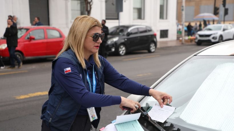 54 multas dejó nuevo operativo de fiscalización vehicular en el centro de Antofagasta