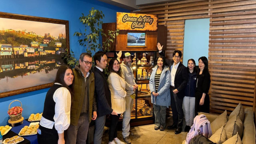 Curaco de Vélez abre mercado en Santiago para mostrar sus productos locales y artesanales