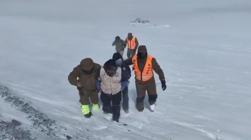 Exitoso operativo permitió rescatar a 59 personas aisladas por nevada en la cordillera de Antofagasta
