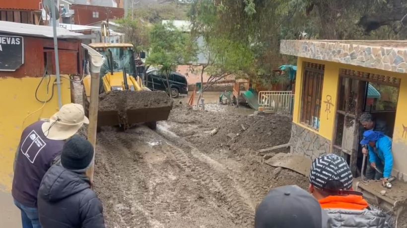 Contabilizaron más de 170 personas afectadas por acumulación de barro en el poblado de Huatacondo