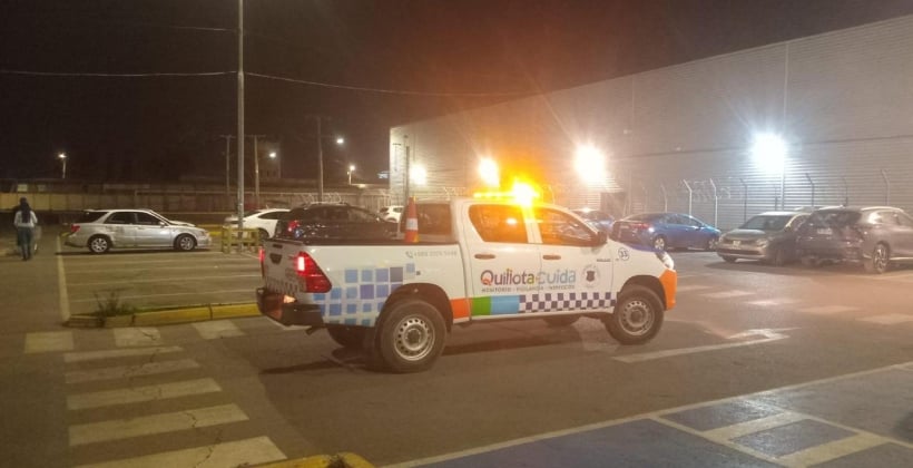 Delincuentes robaron y dañaron cuatro autos en estacionamiento de supermercado Líder en Quillota