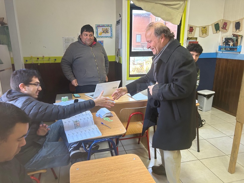 Senador De Urresti hizo llamado a la participación en las Primarias