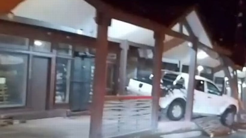 Conductor ebrio fue detenido por causar daños en la Feria Llauquil de Quellón
