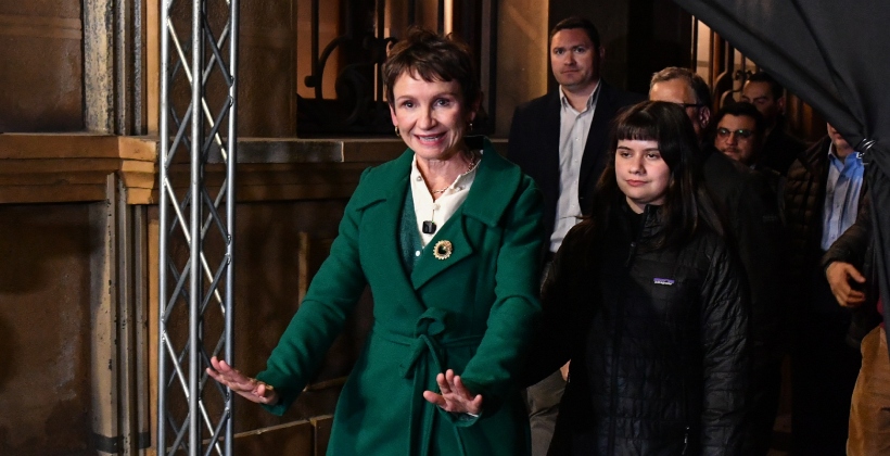 Concón: Carolina Tohá ganó en la mesa del alcalde Freddy Ramírez