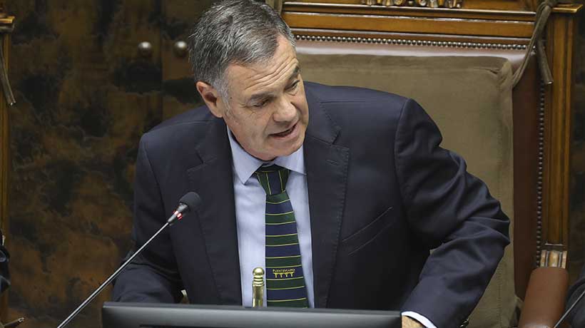 Senador Ossandón defiende asignaciones a expresidentes: “No somos un país tan rasca”