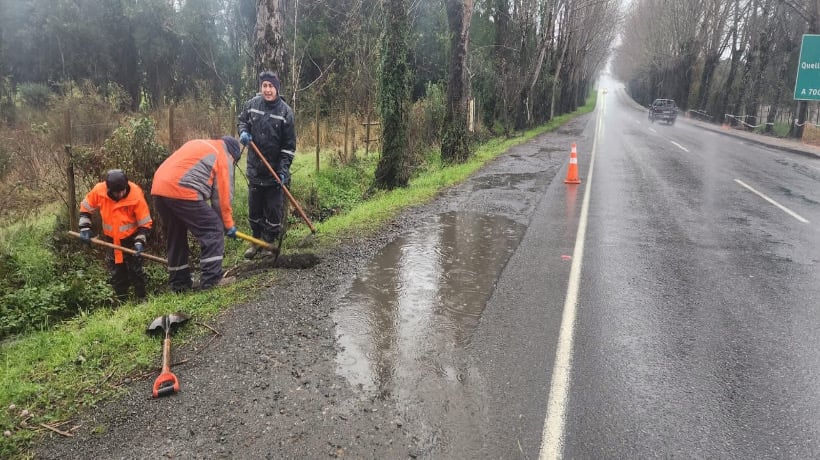 Municipio de Chonchi realiza labores de mantención para prepararse ante el invierno