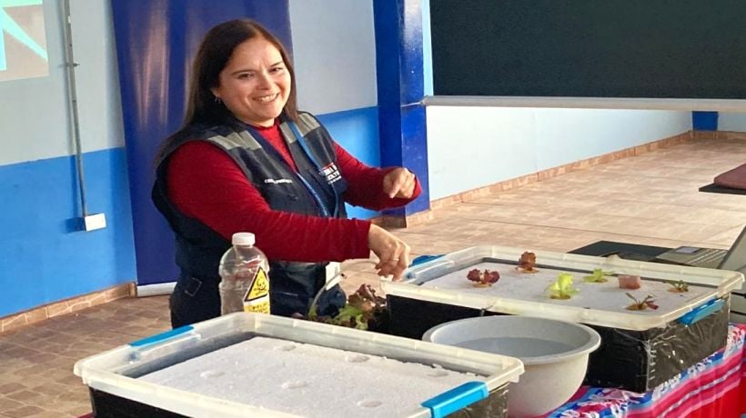 Capacitan a vecinos de Chanavayita y Caramucho en hidroponía con agua de mar