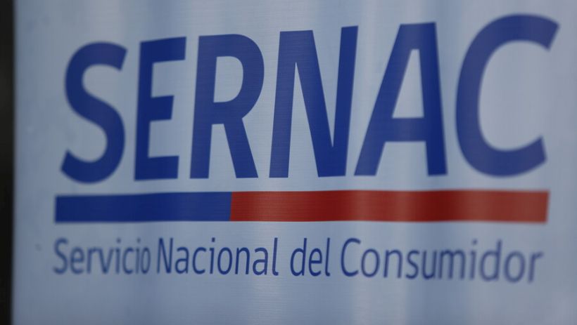 Sernac denunció a Santander e Itaú por ofrecer créditos no educacionales en universidades