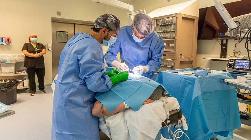 Servicio de Salud Reloncaví proyecta alza de 4,5% en el número de cirugías para 2025
