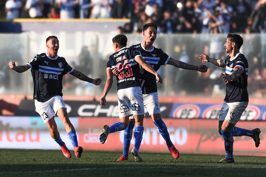 Colo Colo cayó ante la Universidad Católica por 2-0