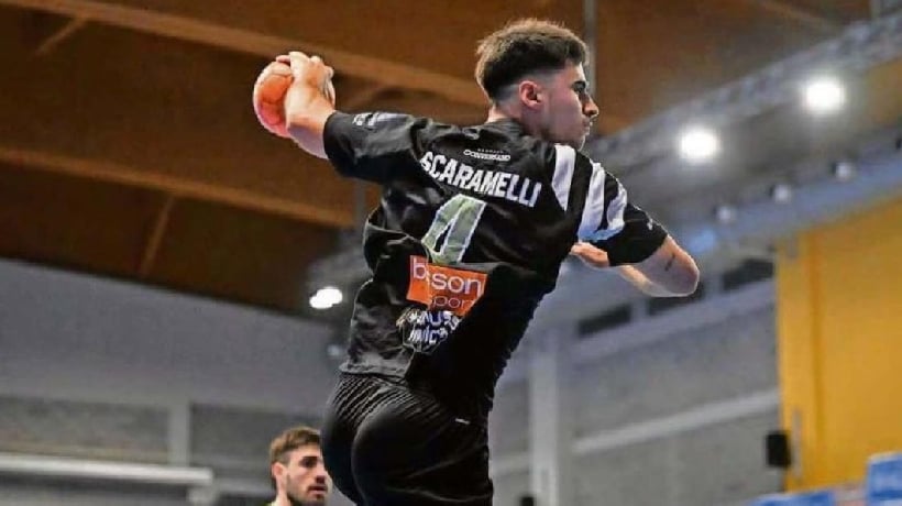 Luciano Scaramelli, el chileno que brilló en el balonmano italiano ahora salta a Grecia Luciano Scaramelli, el chileno que brilló en el balonmano italiano ahora salta a Grecia