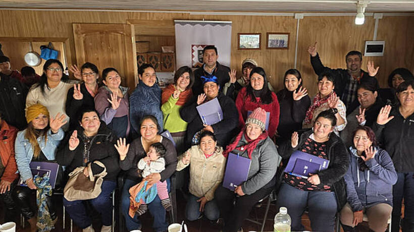 Gore La Araucanía comparte avances de la Política Pública Regional de Fomento Productivo con mujeres de la pesca artesanal Gore La Araucanía comparte avances de la Política Pública Regional de Fomento Productivo con mujeres de la pesca artesanal