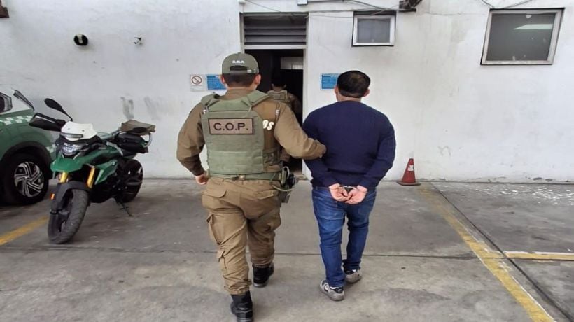 Dos personas son detenidas por hurto y orden judicial en sector central de Iquique Dos personas son detenidas por hurto y orden judicial en sector central de Iquique