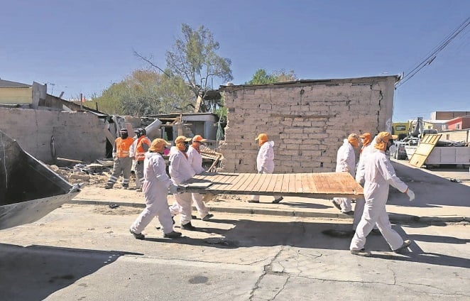 Municipio demuele otra 'casa narco' ubicada en calle Aldunate de Calama Municipio demuele otra 'casa narco' ubicada en calle Aldunate de Calama