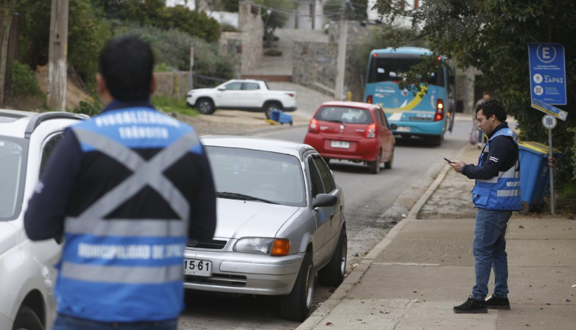 Zapallar implementa programa de fiscalización en zonas críticas para reducir infracciones Zapallar implementa programa de fiscalización en zonas críticas para reducir infracciones