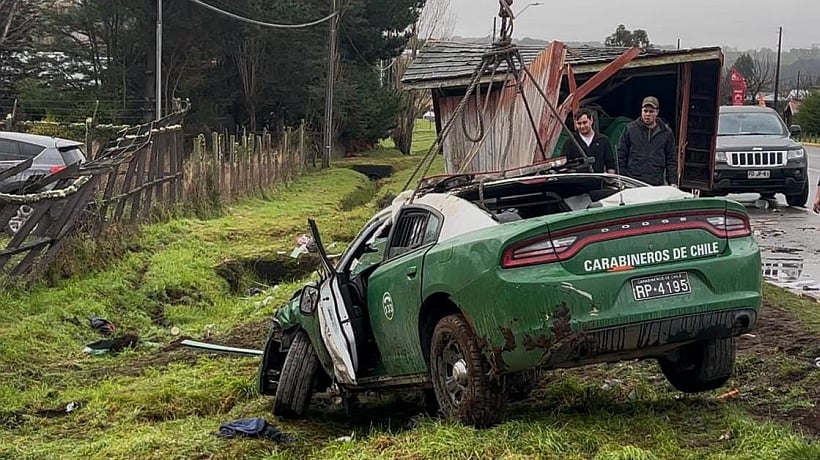 Dos carabineros quedaron lesionados en accidente vehicular en el sector Putemún de Castro Dos carabineros quedaron lesionados en accidente vehicular en el sector Putemún de Castro