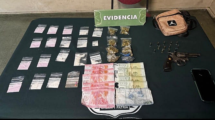 Chofer de aplicación fue detenido en Rahue Alto por microtráfico y porte de arma de fuego Chofer de aplicación fue detenido en Rahue Alto por microtráfico y porte de arma de fuego