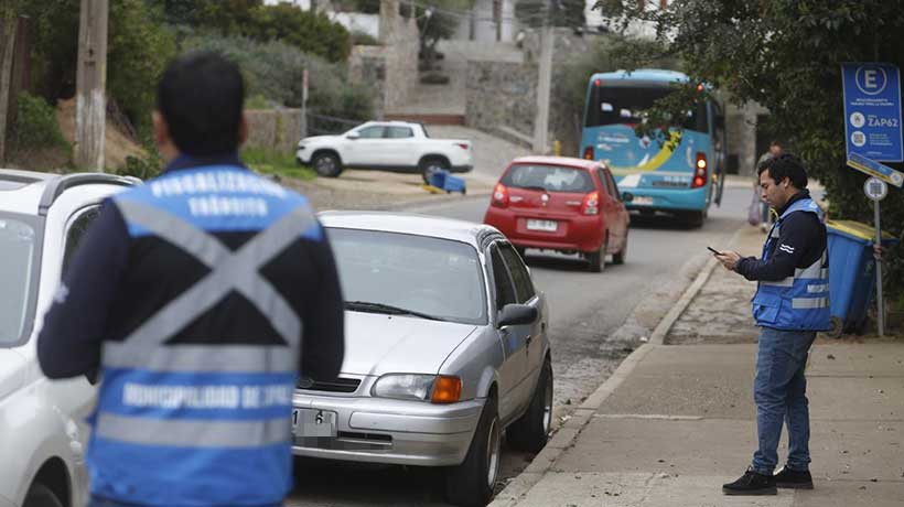 Zapallar implementa programa de fiscalización en zonas críticas para reducir infracciones Zapallar implementa programa de fiscalización en zonas críticas para reducir infracciones
