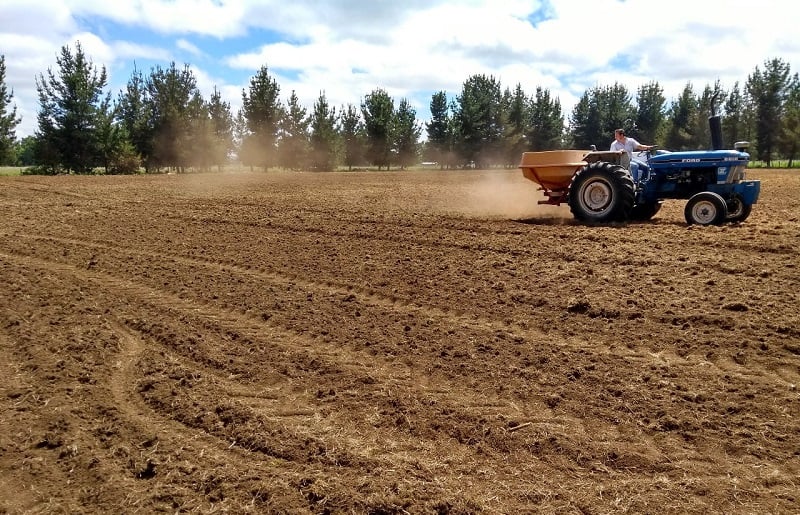 Pequeños agricultores y comunidades indígenas se capacitan para mejorar la productividad de sus predios Pequeños agricultores y comunidades indígenas se capacitan para mejorar la productividad de sus predios