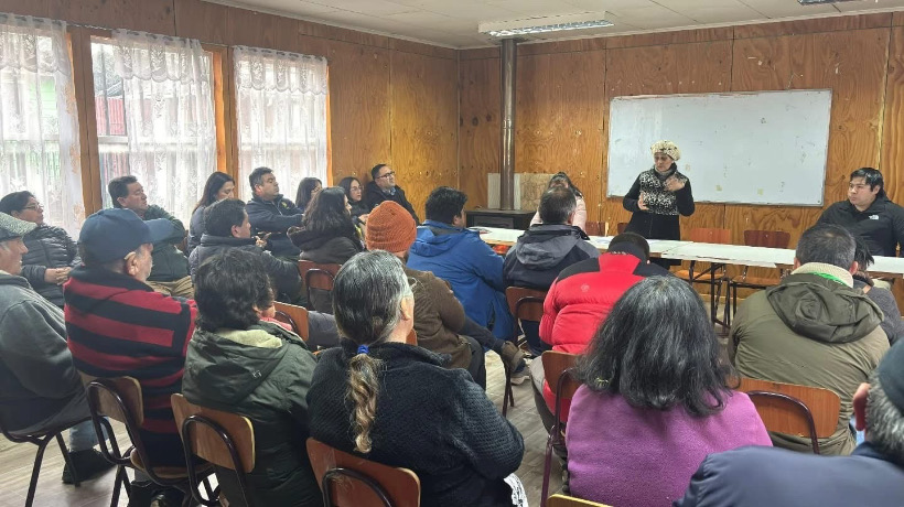 Reunión en la Junta de Vecinos de la población Padre Hurtado de Castro aborda temas clave para la comunidad Reunión en la Junta de Vecinos de la población Padre Hurtado de Castro aborda temas clave para la comunidad
