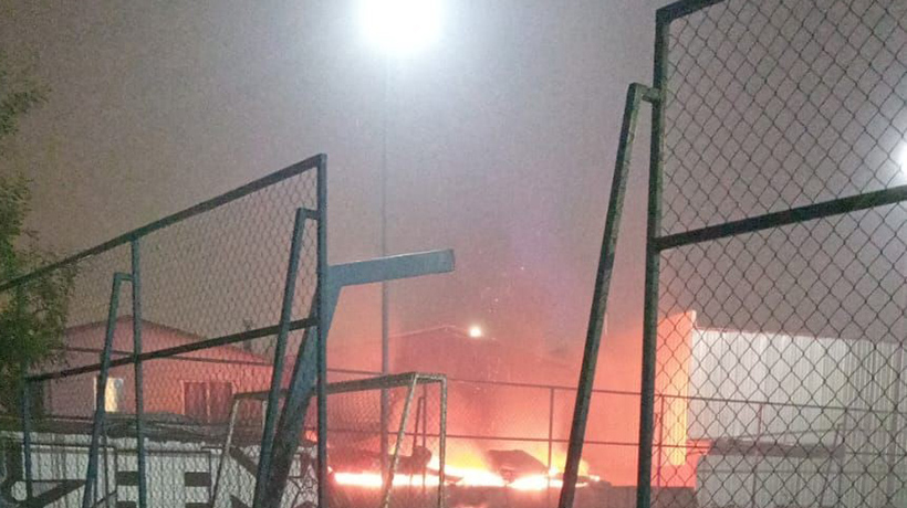 Incendio destruyó una bodega y dejó daños en una vivienda en sector Rahue Alto de Osorno Incendio destruyó una bodega y dejó daños en una vivienda en sector Rahue Alto de Osorno
