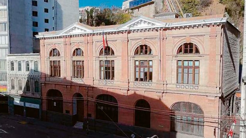 Registro Civil de Valparaíso recupera su fachada y luce valiosos hallazgos históricos Registro Civil de Valparaíso recupera su fachada y luce valiosos hallazgos históricos