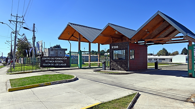 Invertirán $3 mil millones en el CFT Estatal de Llanquihue y proyectan subsede en Frutillar Invertirán $3 mil millones en el CFT Estatal de Llanquihue y proyectan subsede en Frutillar
