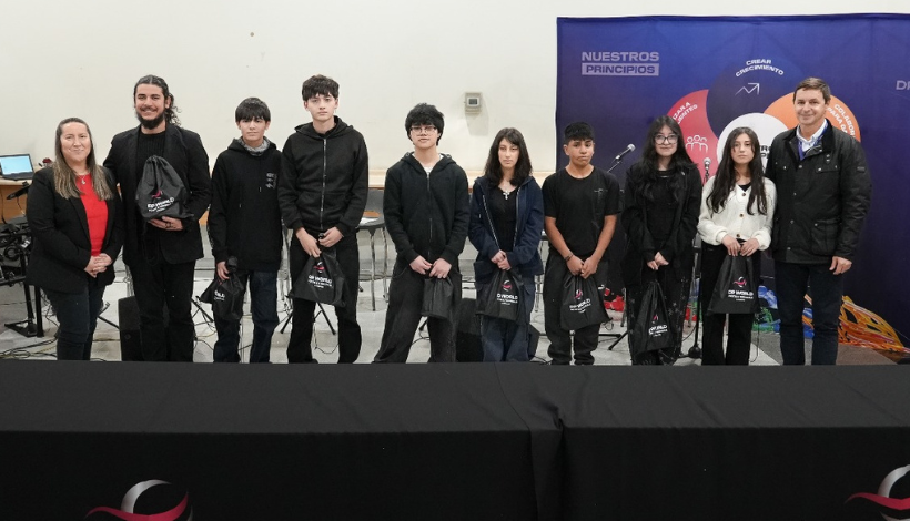 DP World Lirquén premia a 35 estudiantes por excelencia académica DP World Lirquén premia a 35 estudiantes por excelencia académica