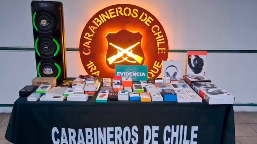 [VIDEO] Carabineros detuvo a dos sujetos por el delito de robo en lugar no habitado en Iquique