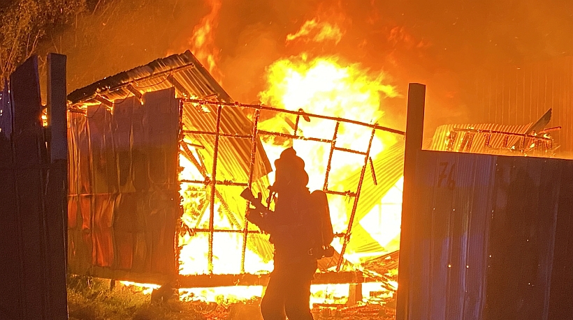Ocho personas quedan damnificadas en dos incendios registrados en Osorno Ocho personas quedan damnificadas en dos incendios registrados en Osorno