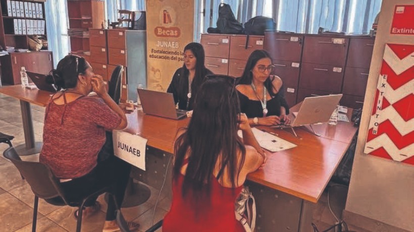 Inicia el proceso de renovación de becas de Junaeb en la región de Antofagasta Inicia el proceso de renovación de becas de Junaeb en la región de Antofagasta