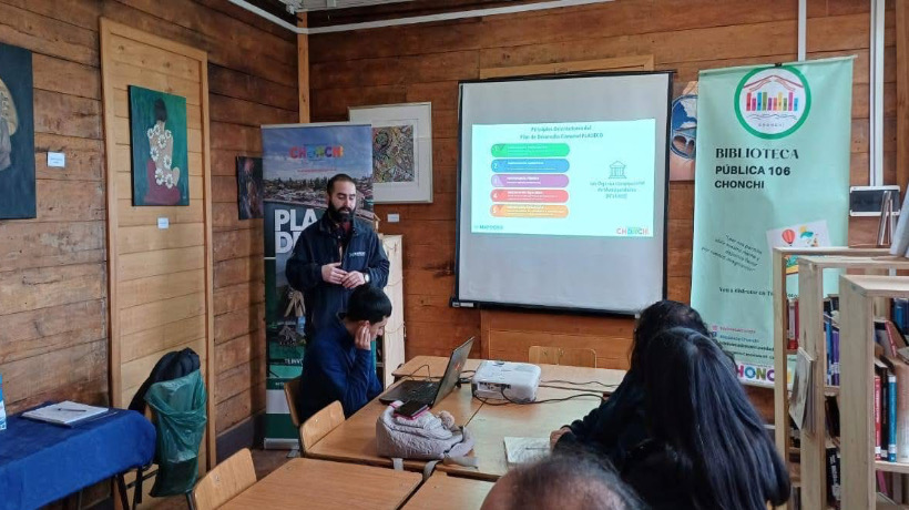 Personas con discapacidad de Chonchi colaboran en Pladeco