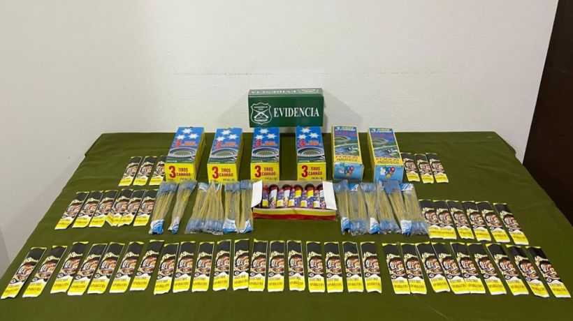 Sorprenden a hombre que comercializaba fuegos de artificios en La Tirana Sorprenden a hombre que comercializaba fuegos de artificios en La Tirana