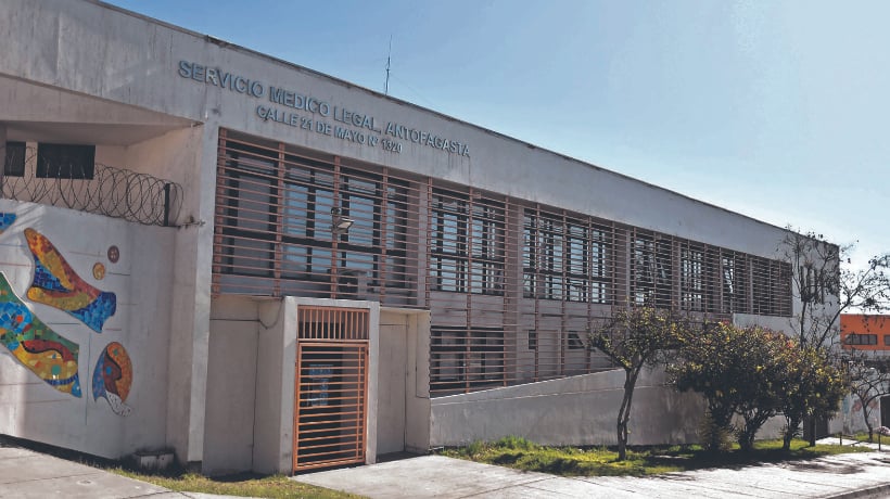 Rápida acción de Bomberos evita intoxicación por cianuro en el Servicio Médico Legal de Antofagasta Rápida acción de Bomberos evita intoxicación por cianuro en el Servicio Médico Legal de Antofagasta