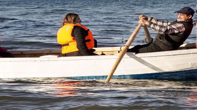 Comunidades de sector lacustre de Icalma deben trasladarse en bote a remos por falta de conectividad Comunidades de sector lacustre de Icalma deben trasladarse en bote a remos por falta de conectividad