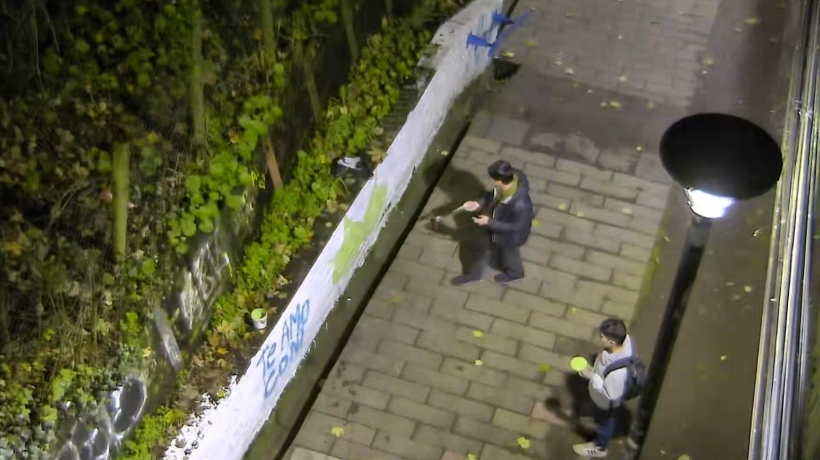 Nuevos detenidos por rayar escalera de Puerto Montt deberán pintarla Nuevos detenidos por rayar escalera de Puerto Montt deberán pintarla
