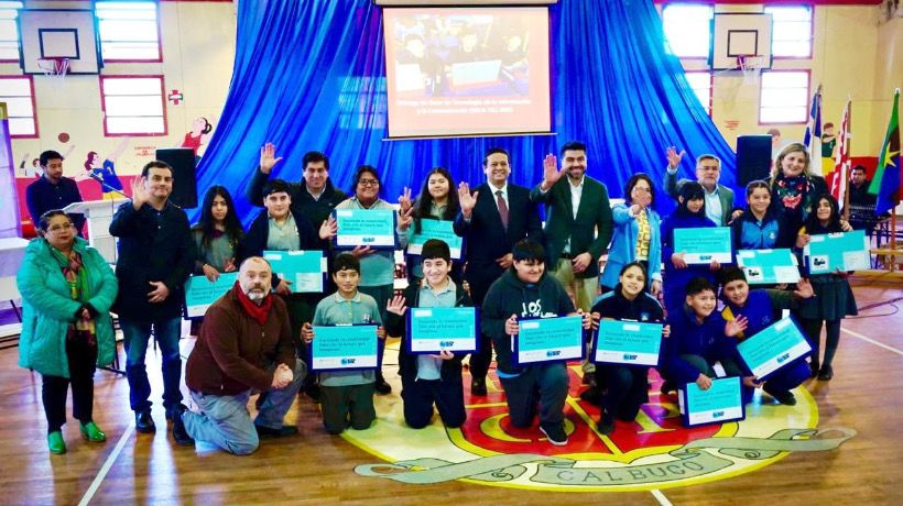 En Calbuco 276 estudiantes se beneficiaron con entrega de computadores en marco de la Beca TIC 2025 En Calbuco 276 estudiantes se beneficiaron con entrega de computadores en marco de la Beca TIC 2025