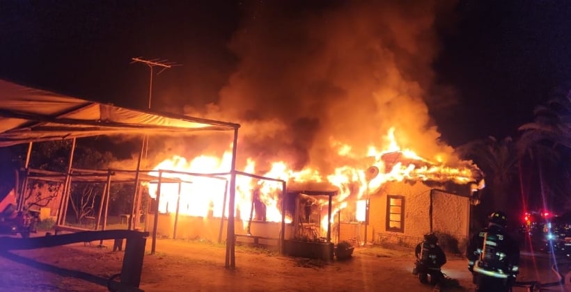 Incendio estructural afectó vivienda en sector Santa Amalia de Quillota Incendio estructural afectó vivienda en sector Santa Amalia de Quillota
