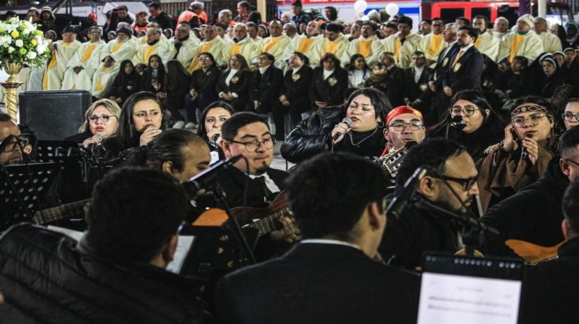 [GALERÍA] Fervor y esperanza expresaron los peregrinos y feligreses en la  víspera de la fiesta de la Virgen de La Tirana