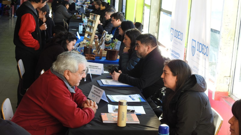 Actividad Municipio en Terreno en Alerce Sur facilitó el acceso a servicios municipales a vecinos y vecinas Actividad Municipio en Terreno en Alerce Sur facilitó el acceso a servicios municipales a vecinos y vecinas