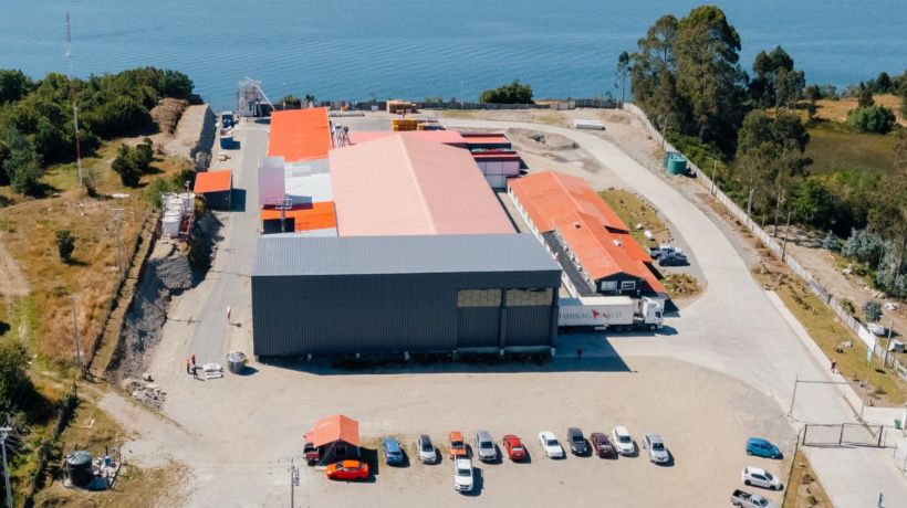 Calbuco inaugura moderna planta de procesamiento de salmón Calbuco inaugura moderna planta de procesamiento de salmón
