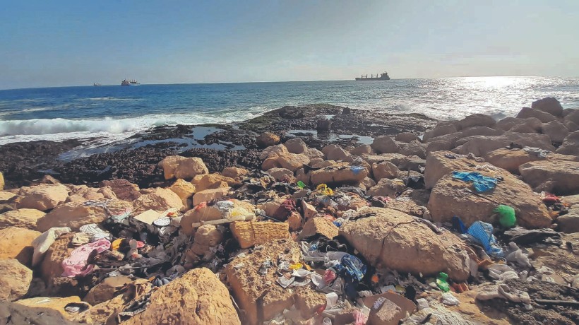 Microbasurales contaminan roqueríos costeros del sector sur de Antofagasta
