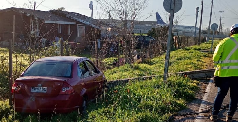 Poste chocado dejó sin energía eléctrica a sector La Palma en Quillota