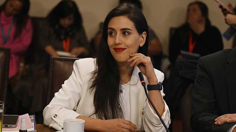 "Da rabia y mucha ira": Ripamonti apunta a Minvu por demora de recursos para reconstrucción tras megaincendios "Da rabia y mucha ira": Ripamonti apunta a Minvu por demora de recursos para reconstrucción tras megaincendios