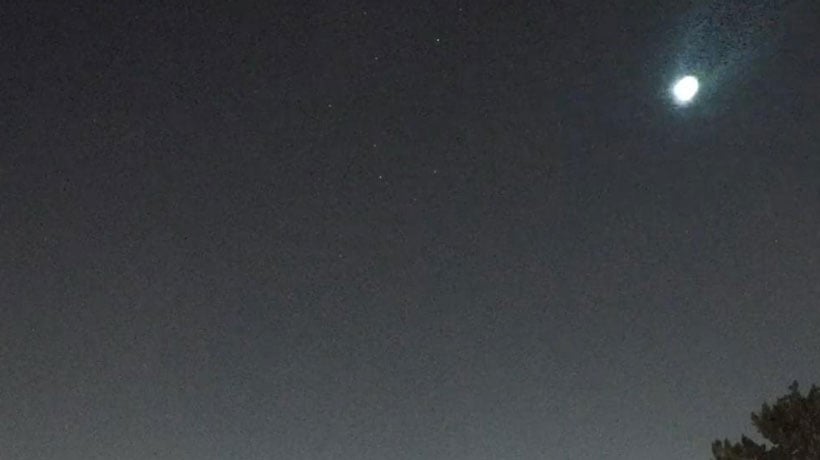 [VIDEO] Captan impresionante meteoro cruzando los cielos de Viña del Mar