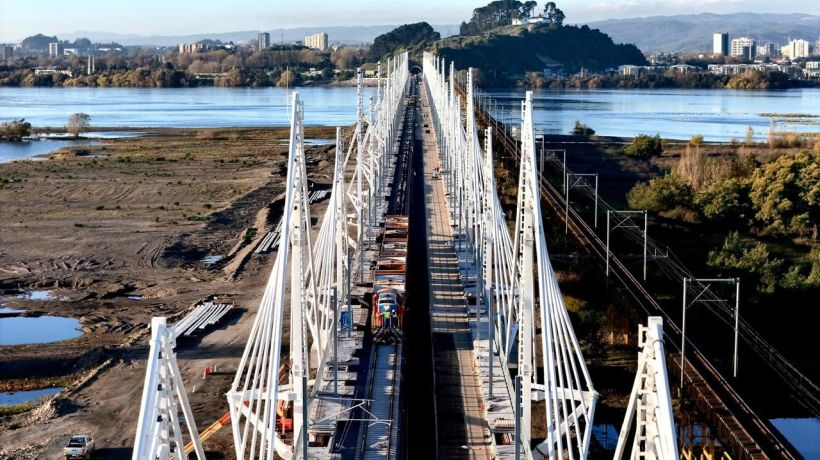 Nuevo Puente Ferroviario Biobío abre primera vía este lunes y Biotren retoma normalidad de servicios Concepción-Coronel Nuevo Puente Ferroviario Biobío abre primera vía este lunes y Biotren retoma normalidad de servicios Concepción-Coronel