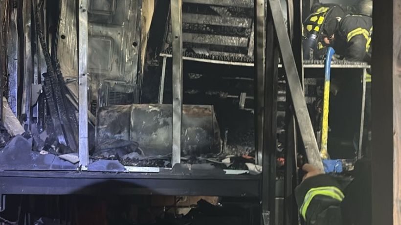 Nueve personas damnificadas tras incendio que afectó dos viviendas en el centro alto de Antofagasta Nueve personas damnificadas tras incendio que afectó dos viviendas en el centro alto de Antofagasta